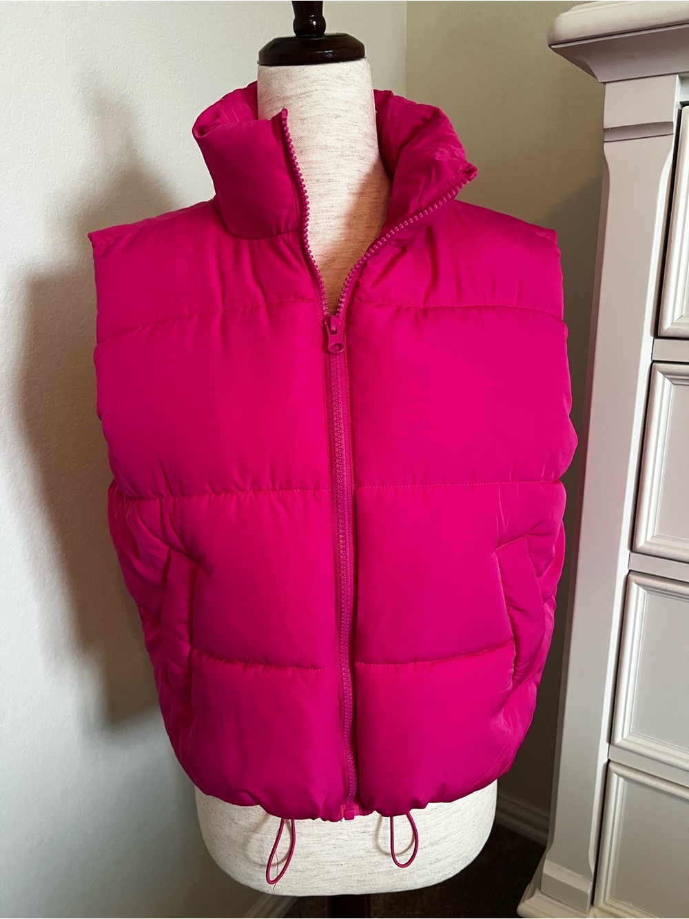 NWOT No Boundaries Cropped Hot Pink Puffer Vest